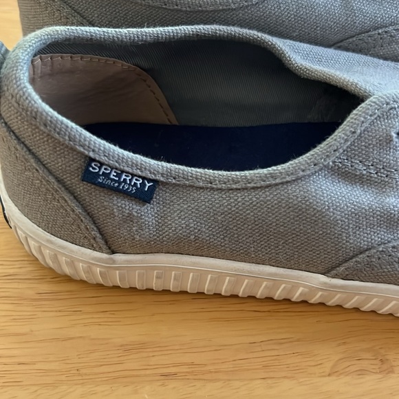 Sperry grey slip on sneakers size 8 1/2 - Picture 3 of 4